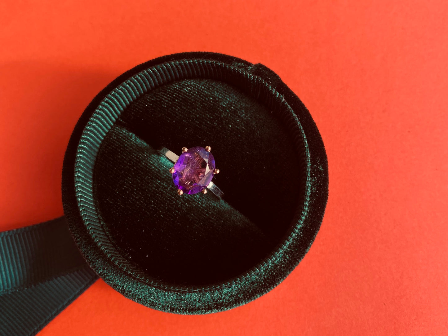 O-Sparkle Ring- antiker Amethyst 14k Weissgold