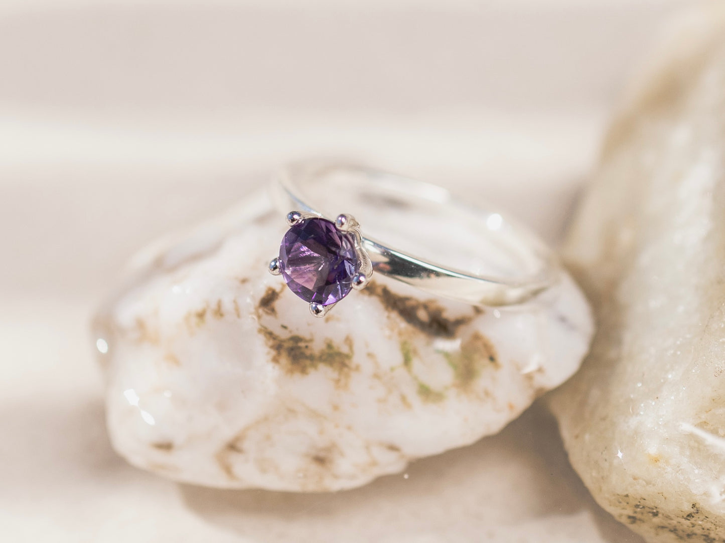 MIDI Ring- antiker Amethyst 14k Weissgold